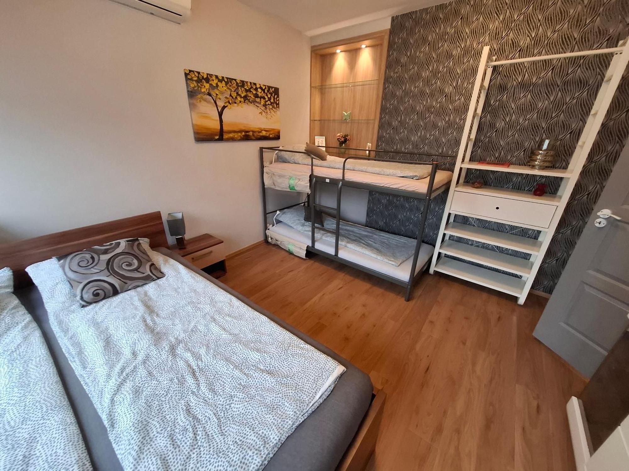 Central Grey Loft, Budapest